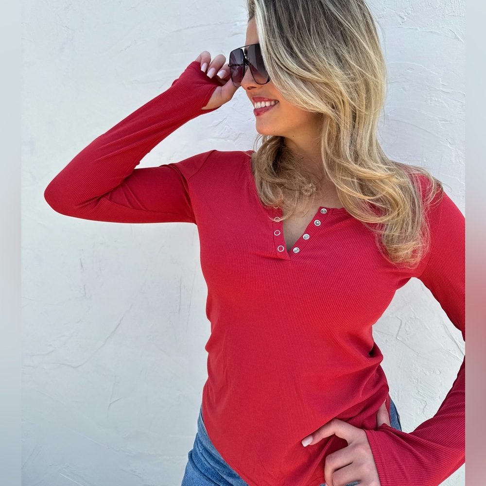 Thumbhole Henley-Rusty Red